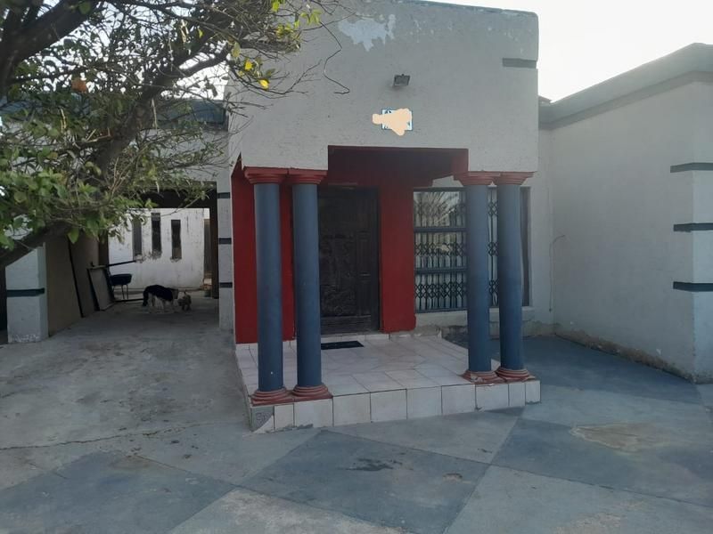 A Beautiful Delightful 3 Bedroom House &#43; 2 Backrooms For Sale(NEG)(Seshego Zone 8)(Cash Prefe...