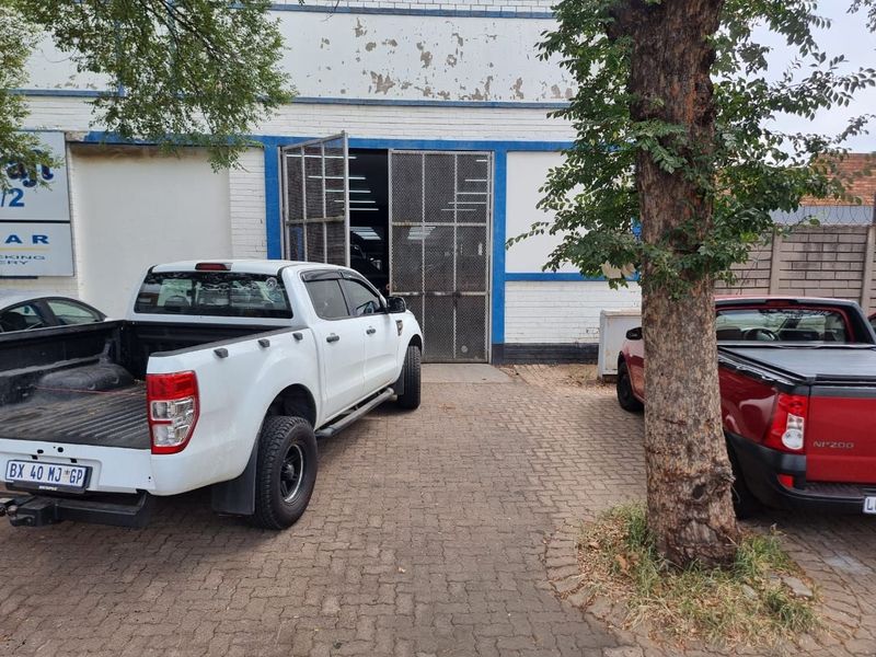 15 Ampthill Avenue and 26 Lake Avenue | Prime Workshop Space for Sale in Benoni