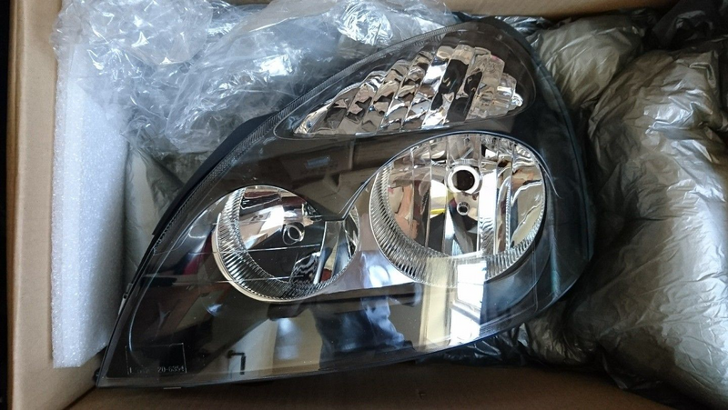 Renault Clio 2010 ONWARDS  BRAND NEW HEADLIGHTS FOR SALE PRICE:R1550 EACH