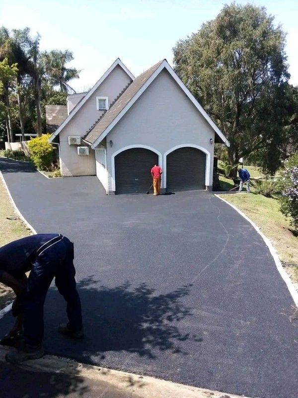 TAR  DRIVEWAYS &amp;  RETAINING BLOCKS