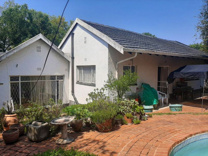 4 Bedroom House For Sale in Blairgowrie