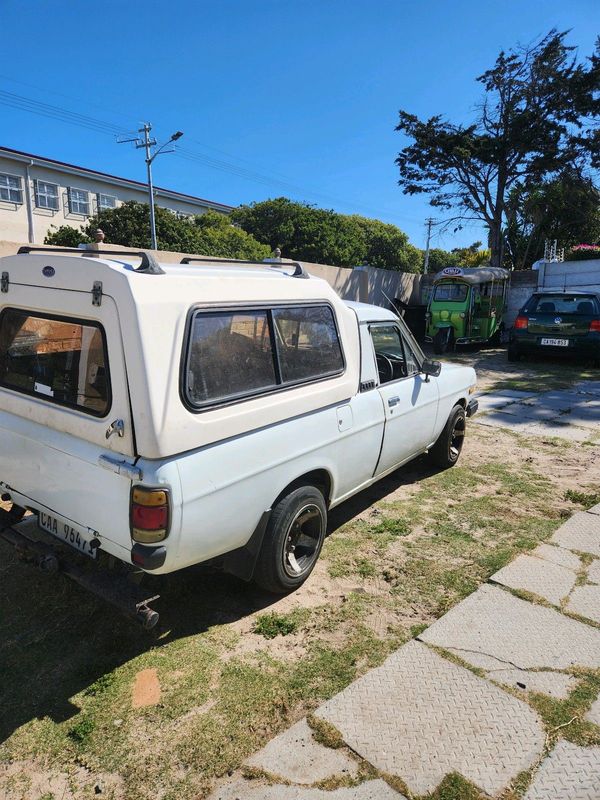 Nissan 1400 bakkie for sale qith canopy