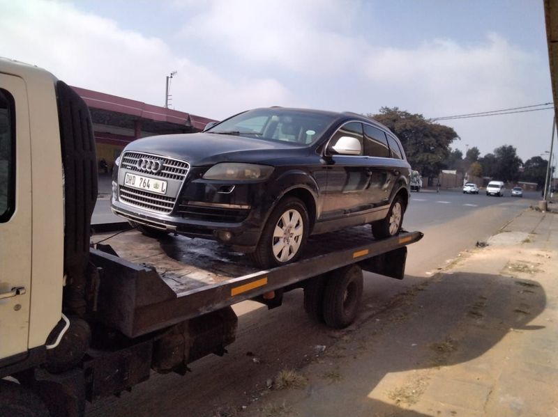Audi Q7 3.0 tdi stripping for parts engine gearbox body parts all available