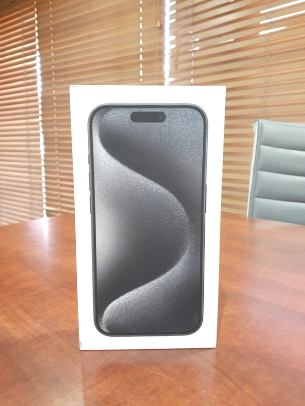 1TB APPLE IPHONE 15 PRO MAX BLACK TITANIUM BRAND NEW IN THE BOX WITH ACCESSORIES AND WARRANTY