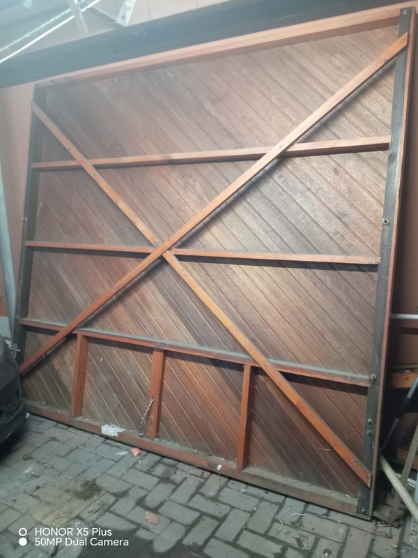 Single garage door