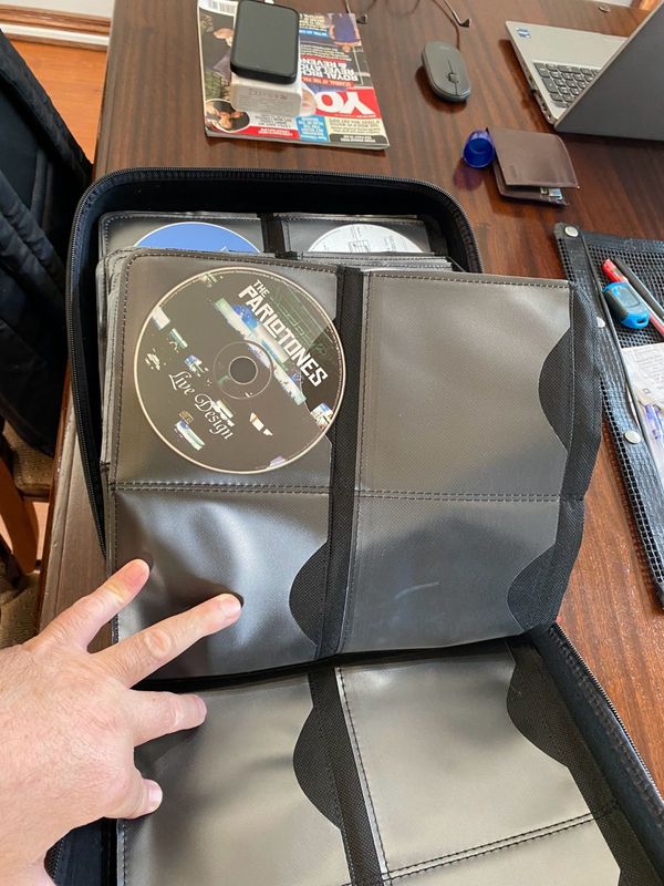 High Quality 120 CD briefcase with 90 CD’s