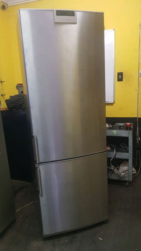 Siemens fridge freezer silver