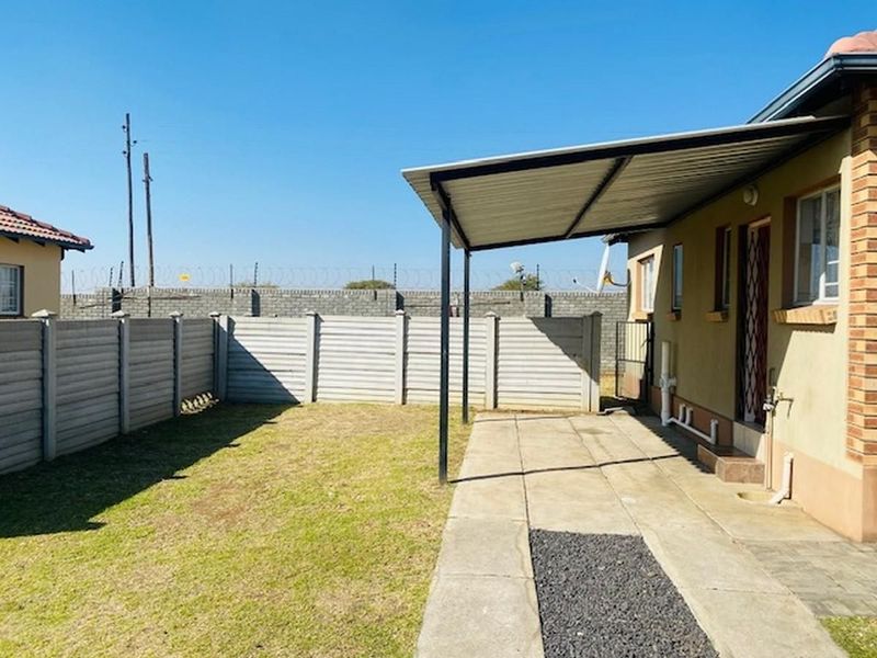 Sole Mandate - Freehold lock-up and go unit for sale