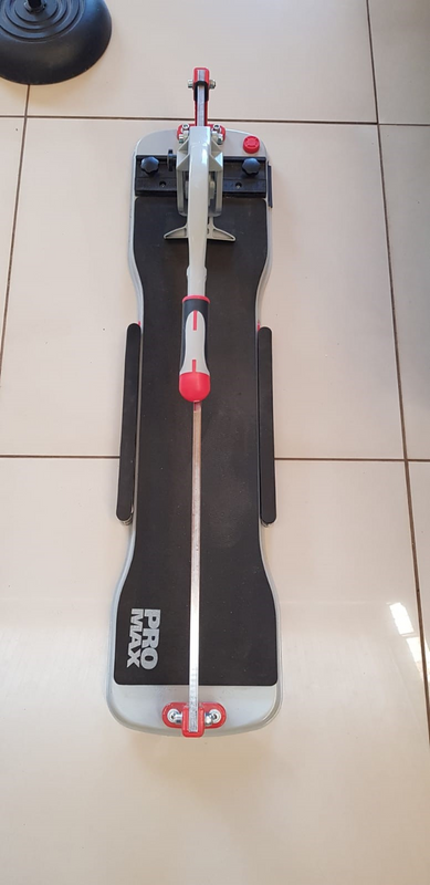 900 mm Tile cutter used once only