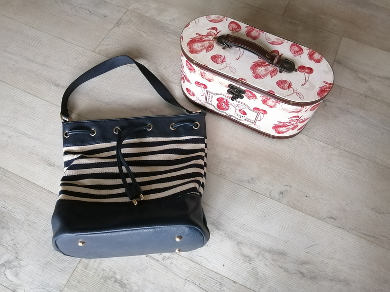 Handbag And Decorative box bundle R100