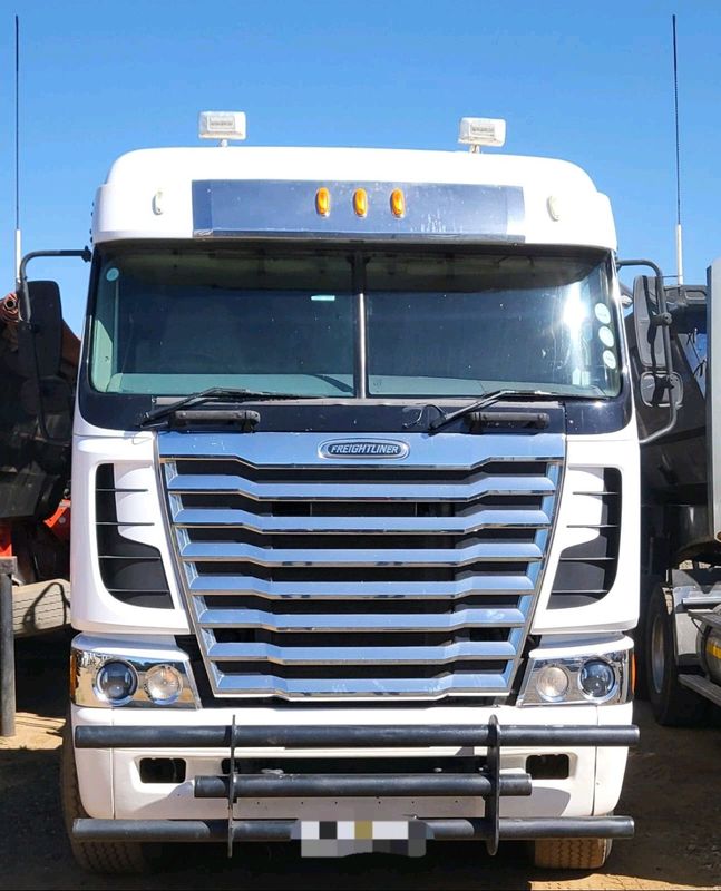 CLEARANCE SALE ON FREIGHTLINER TRUCKS
