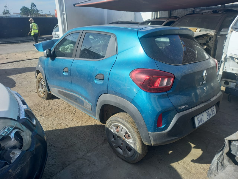 RENAULT KWID STRIPPING OF SPARES