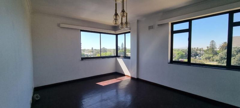 SPACIOUS, SUNNY 2 BEDROOM APARTMENT TO LET IN MILNERTON