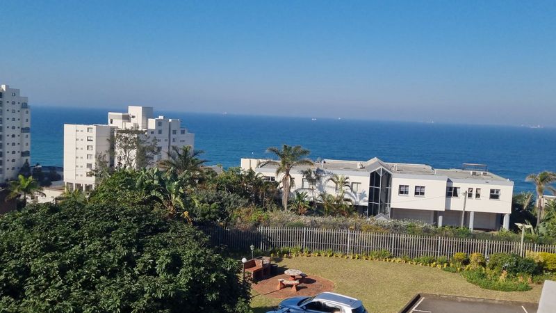 LOCK UP AND GO WALKING DISTANCE TO THE FAMOUS UMHLANGA BEACH