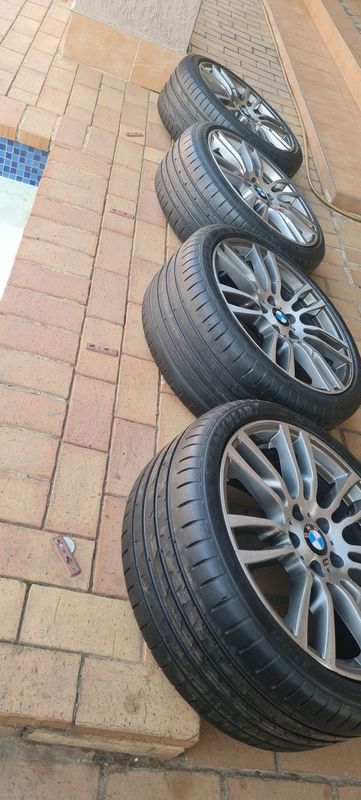 19&#34; BMW M SPORT OEM MAG RIMS PLUS RUNFLAT TYRES