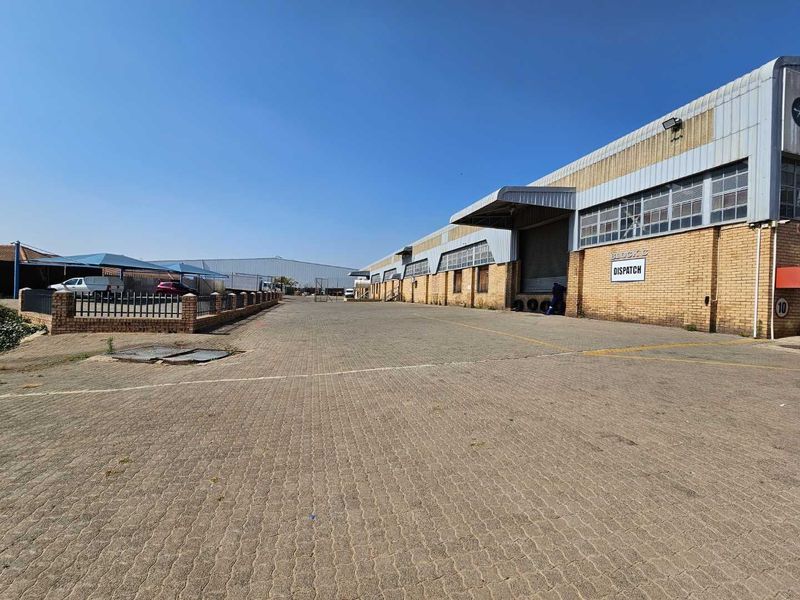 Warehouse available To Let in Meadowdale, Germiston