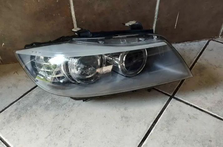 Bmw E90 facelifts headlights available