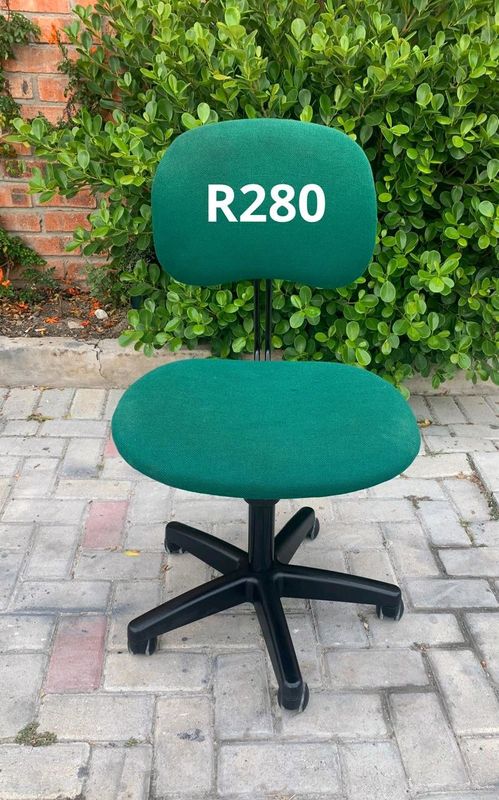 SEATING HEIGHT ADJUSTABLE CHAIR