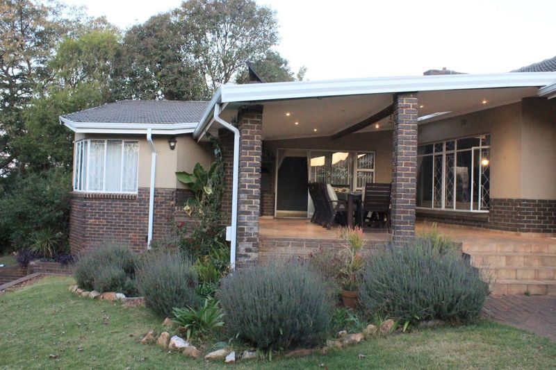 Immaculate family home in great neighbourhood, north of Ontdekkers Road