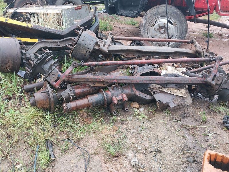 V series front axel an other spares for sale