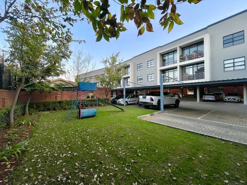 Perfect Lock Up &amp; Go 2-Bedroom Apartment in Menlo Park!