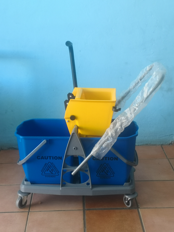 Twin mop bucket and wringer R950