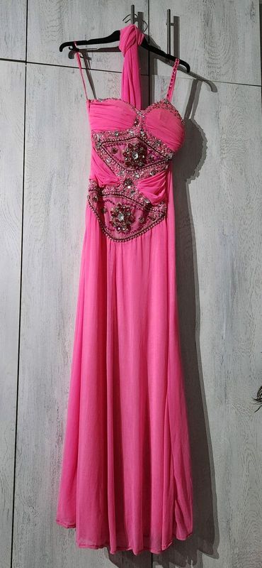 Pink Fitted Formal Prom Dress (Size to fit 28 -32)