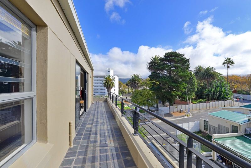 1 Bedroom apartment in Wynberg Upper For Sale