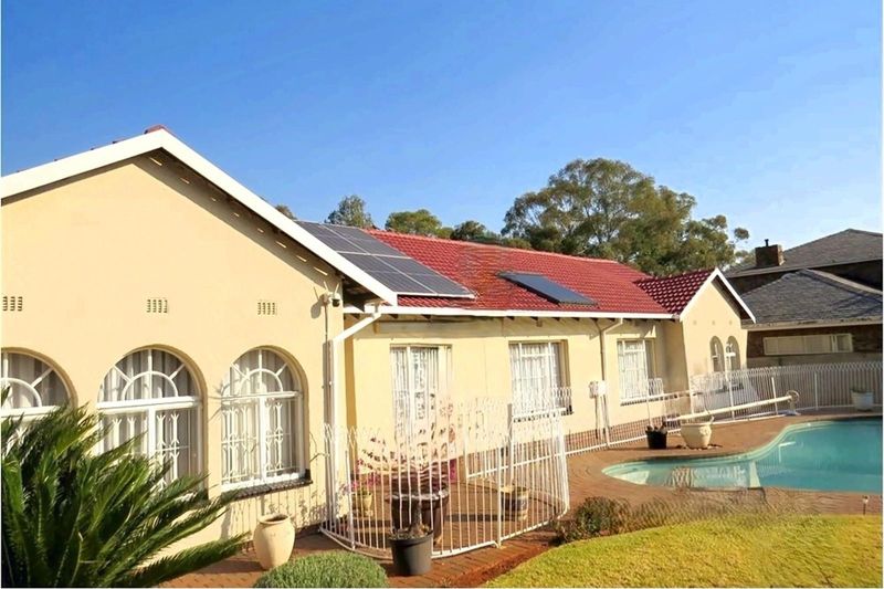 Immaculate 4 Bedroom House - harmonious blend of functionality and comfort