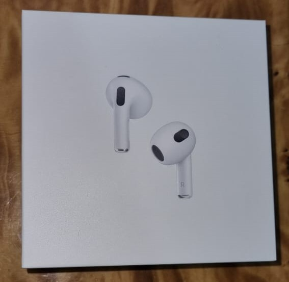 Apple Airpods 3rd generation with lightening cable