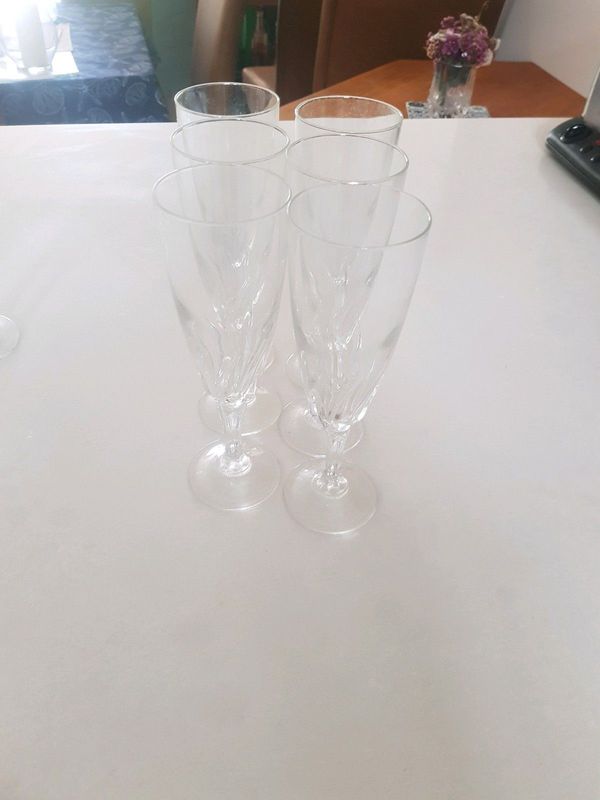 6 Champagne glasses flutes