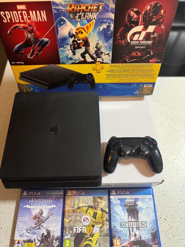 PS4 SLIM 500GB - 1 Controller and 3 Games