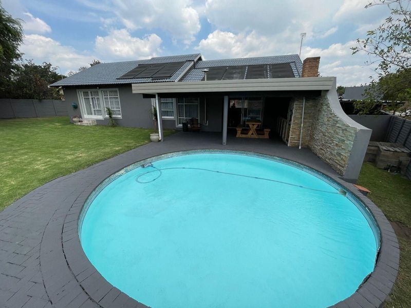 Open plan three bedroom home for sale in Secunda
