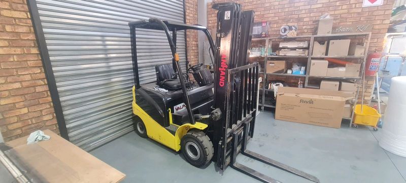 1.8 ton Electric forklift