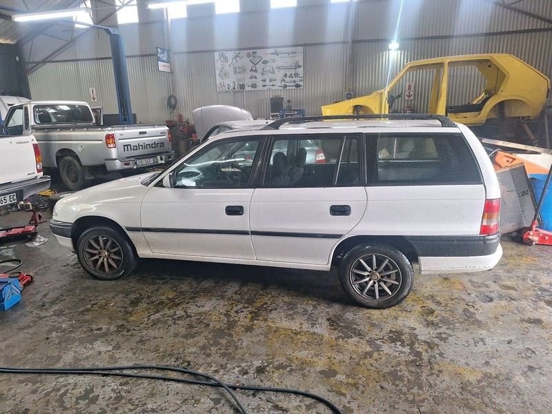 Astra estate1.6i