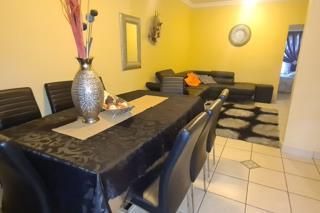 Cosy Apartment close to most amenities &amp; Erasmia Primary School!