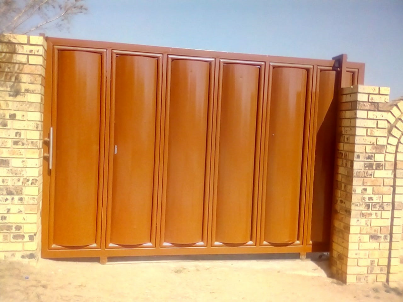 Ndumiso Home Service’s provides Welding ,Carpentry, Electric fencing and Razor Wire and Gate Fitting