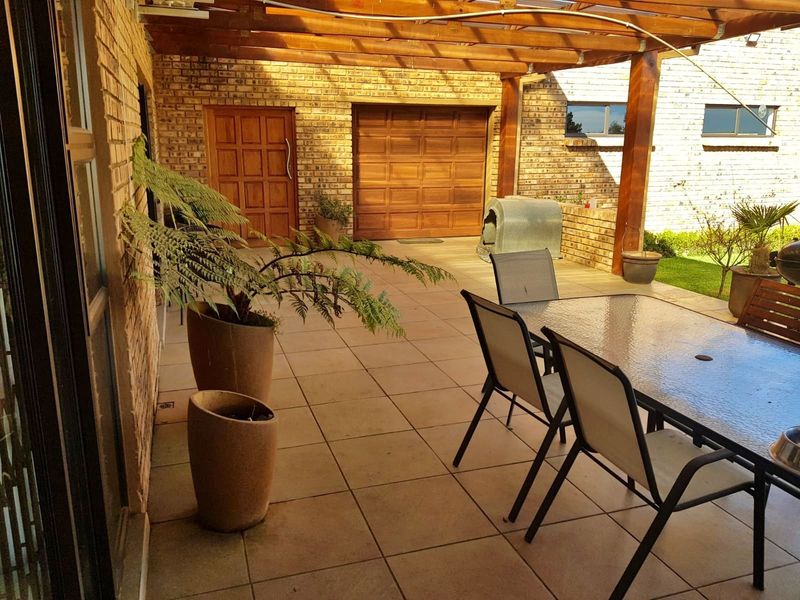 Spacious 5 bed small holding for sale in Benoni AH, offering the perfect blend of comfort