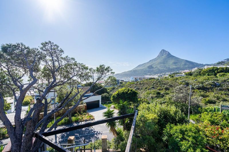 Spacious family home in the heart of Camps Bay!