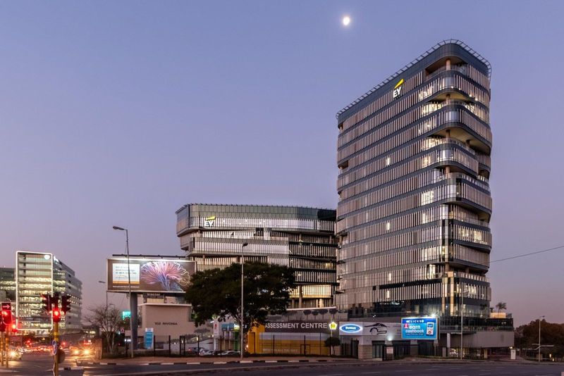 899m² Commercial To Let in Sandton Central at R220.00 per m²