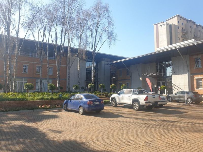 DITSELLA PLACE - 1,910 SQM OFFICE TO RENT WITHIN THE WELL-KNOWN COMMERCIAL HUB OF HATFIELD