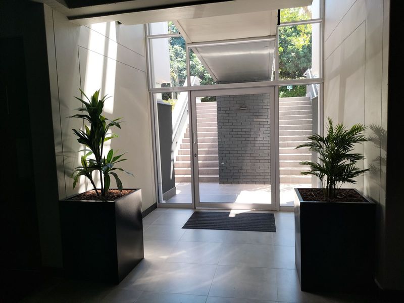 404m² Commercial To Let in La Lucia at R160.00 per m²