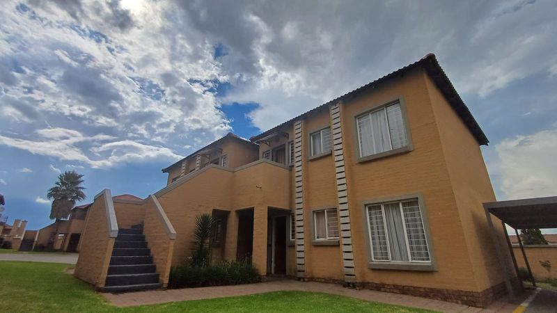 Charming 2 Bedroom Ground Floor Apartment For Sale in Vaalpark, Sasolburg!