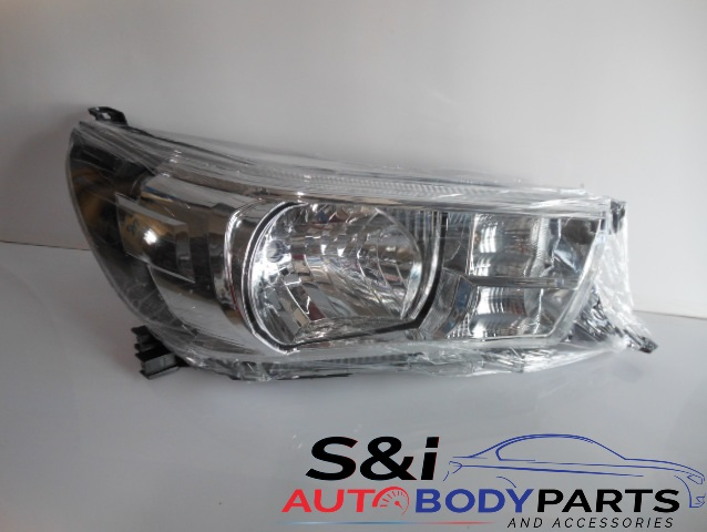 brand new toyota hilux 16- head light for sale