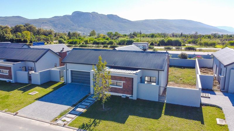 Modern, newly built 3 bedroom home at Wilde Paarde Country Estate