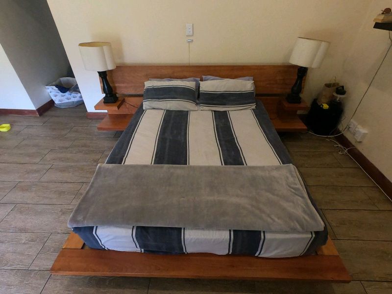 King Size bed stand with mattress