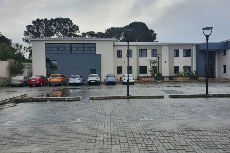 150m2 A Grade Office Space To Let in Newton Park