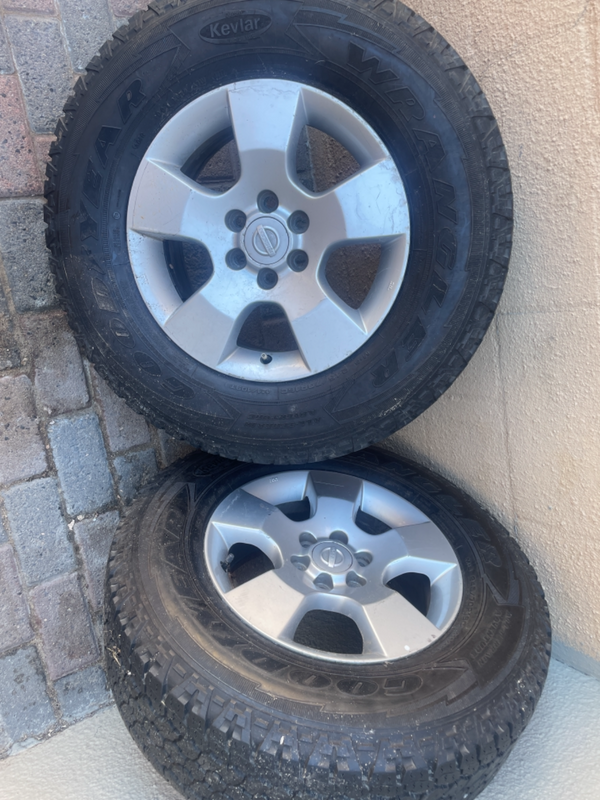 Nissan navara rims &#43; tyres