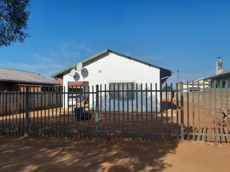 House to rent at Lebowakgomo zone A renovated!!!