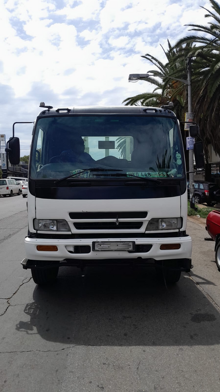 Isuzu ftr 800 8ton dropside in an immaculate condition for sale at an affordable amount
